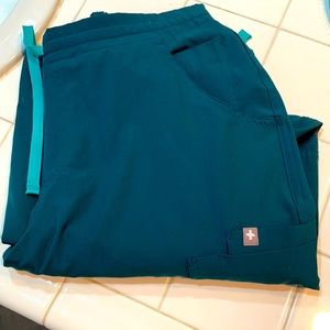 Figs Fionlite Yola Skinny Scrub Pants